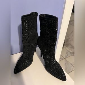 Sparkley black studded boots 👢